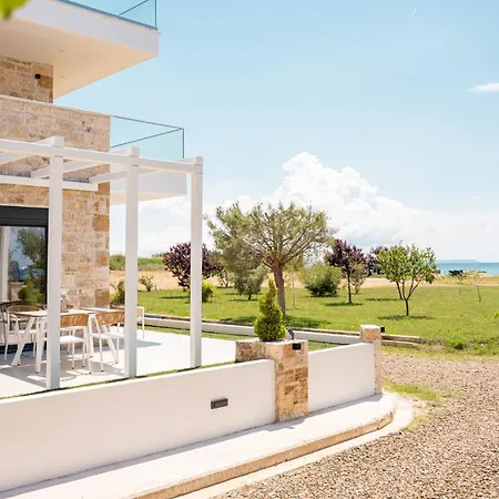 Irista By Golden Host Appartement *