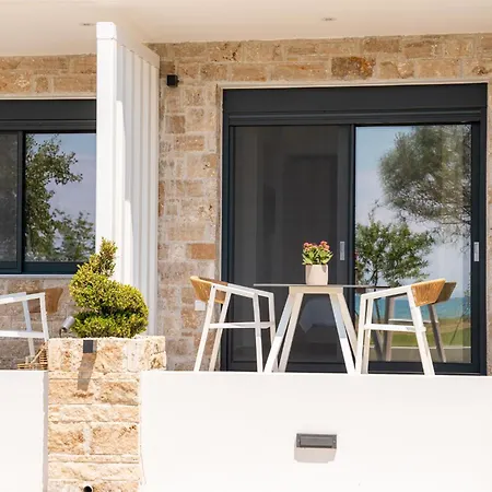 Irista By Golden Host Apartment *