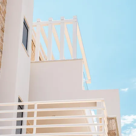 Irista By Golden Host Appartement *
