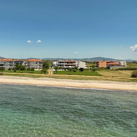 Irista By Golden Host Apartment Nea Moudania